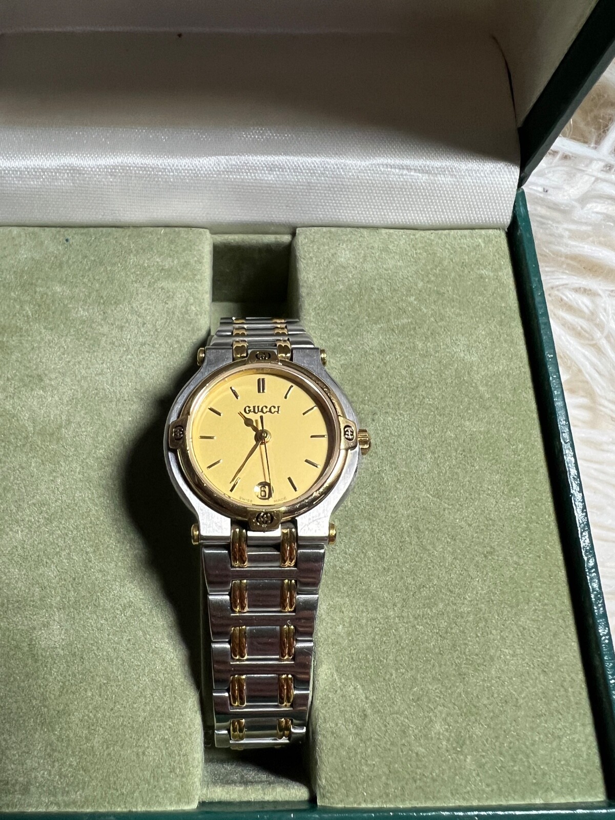 Gucci 9000L Women's 25mm Gold Two-Tone Date Watch with New Battery