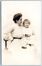Postcard RPPC Mother And Child Studio Photo Portrait ARTURA R30