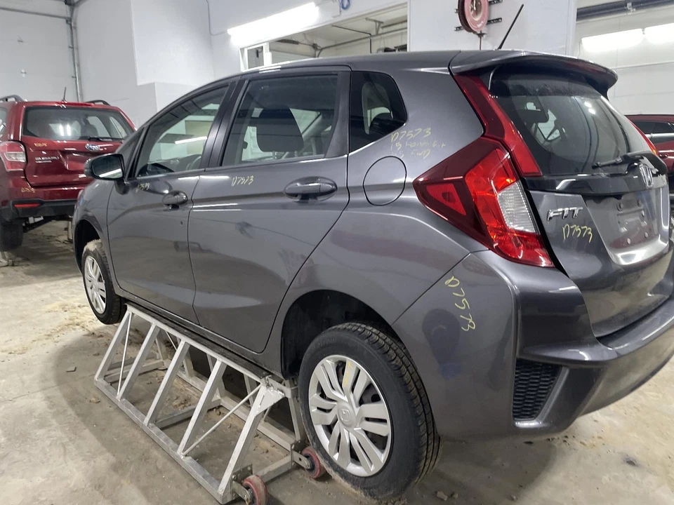 Used Fuse Box Engine fits: 2015 Honda Fit under hood LH side US market w/o fog l Foto 2 de 4