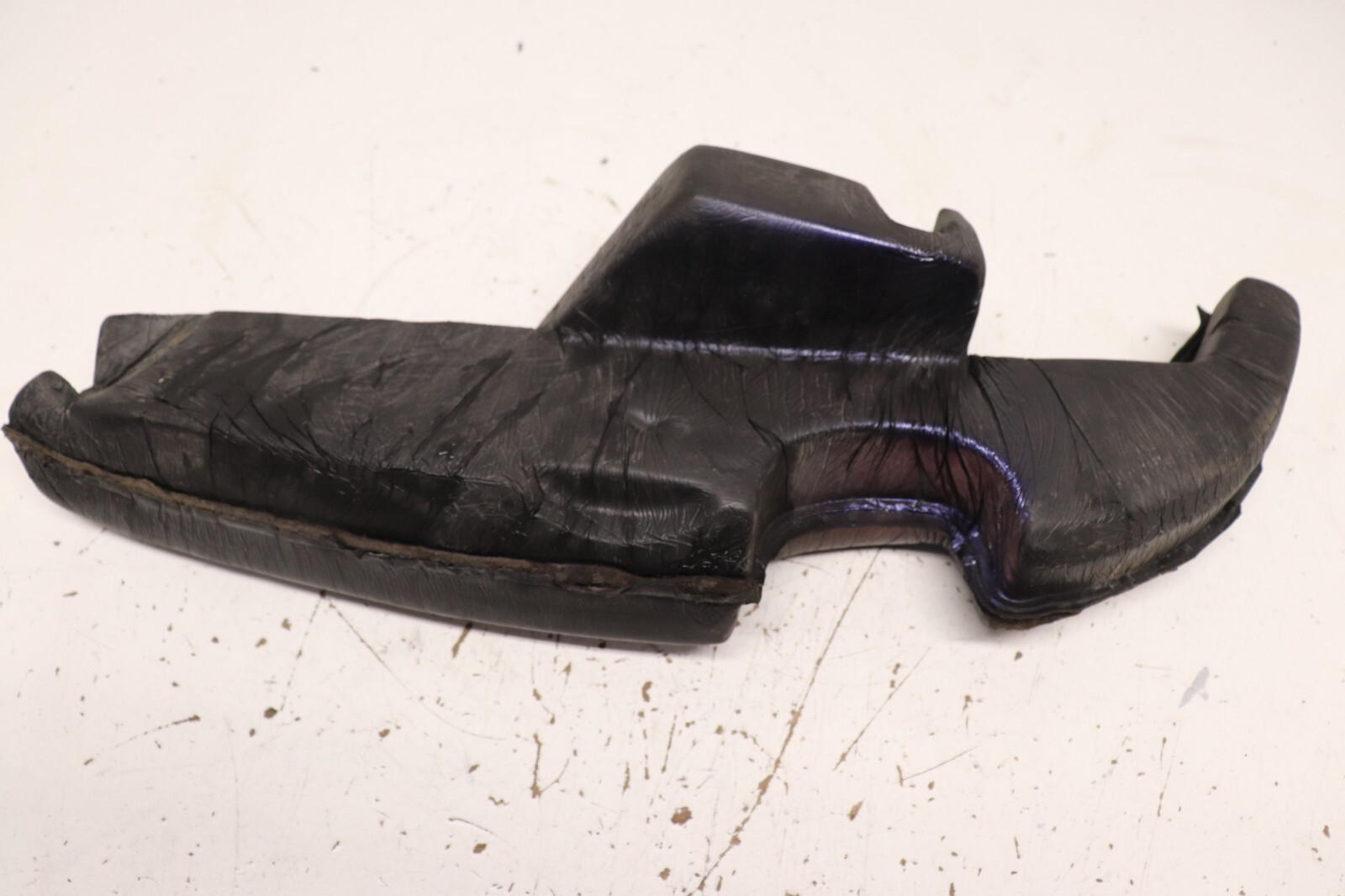F20974 2003-2012 Maserati Quattroporte M139 Fender Insert Filler Driver Side OEM