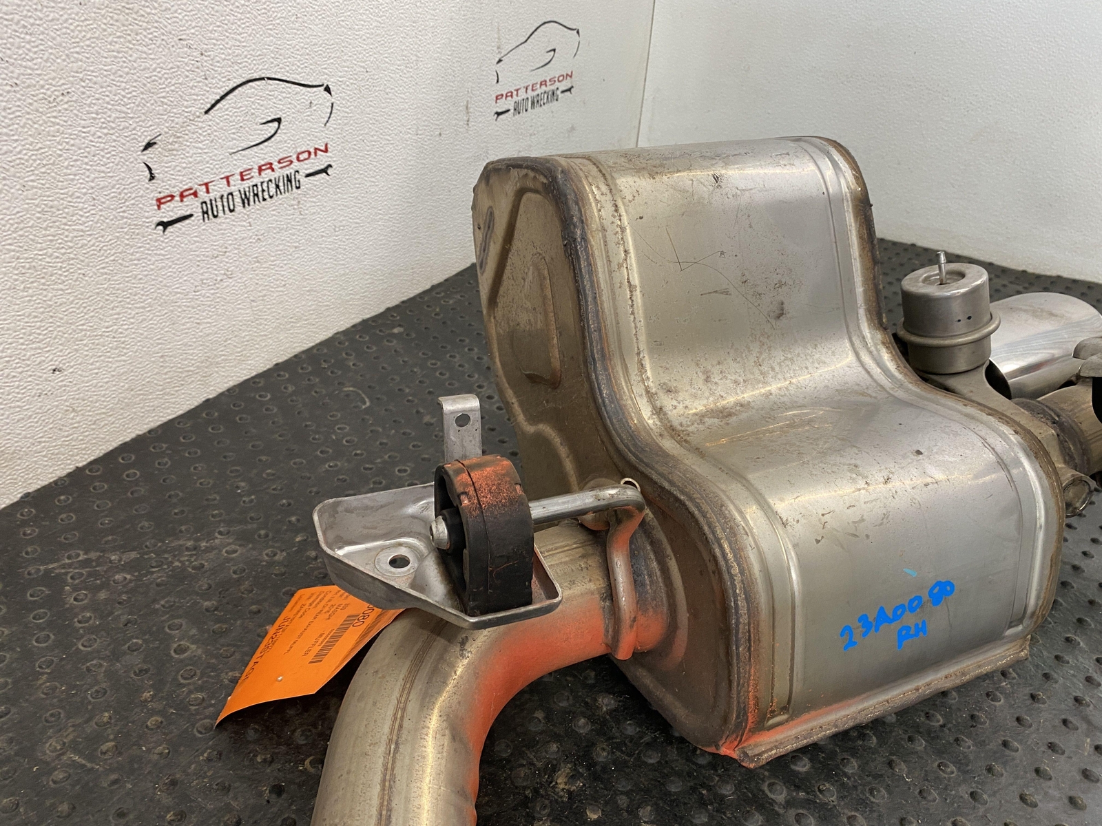 14-17 MASERATI GHIBLI Q4 REAR PASSENGER SIDE EXHAUST MUFFLER TIP PIPE 15K MILES