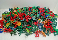 500 Count Assorted Plastic Army Men