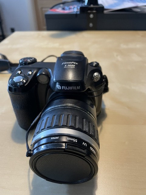 fujifilm finepix s5600 digital camera