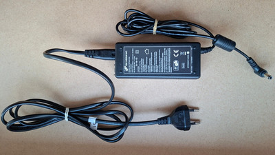 FSP Group Inc. 45 Watt Netzteil 19V 2,37A Stecker 5,5mm/2,5mm Modell FSP045-RHC