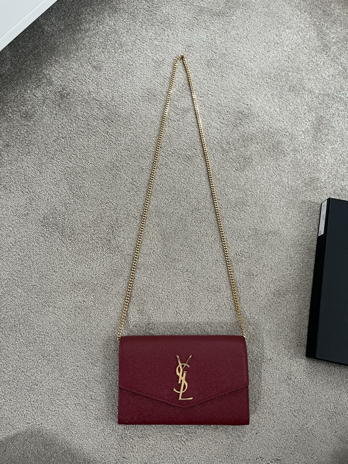 SAINT LAURENT Catena con patta YSL 338y grain de poudre roya opyum rossa nuova senza etichette