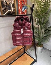 Gilet Moncler Imbottito Con Cappuccio Bormes In Nylon Laqué