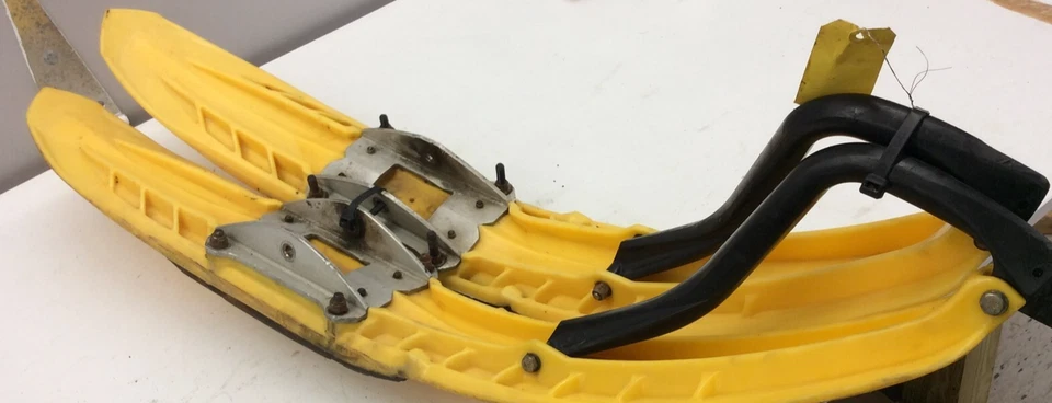 Juego de esquí Ski Doo par de esquís de precisión amarillo Rev ZX MXZ Summit GSX 505070727 OEM Foto 4 de 4