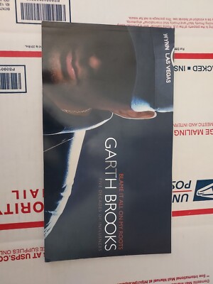 Garth Brooks Blame it All on My Roots 5 Decades of Influences, Paperback T3#133