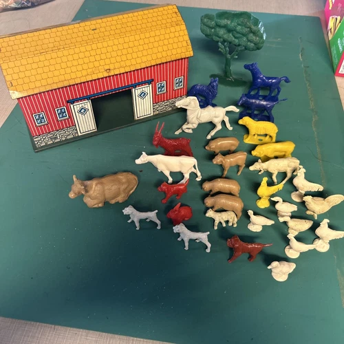 Vintage Ohio Art Tin Farm Barn Animals Cows Horse Goats Chickens Turkey