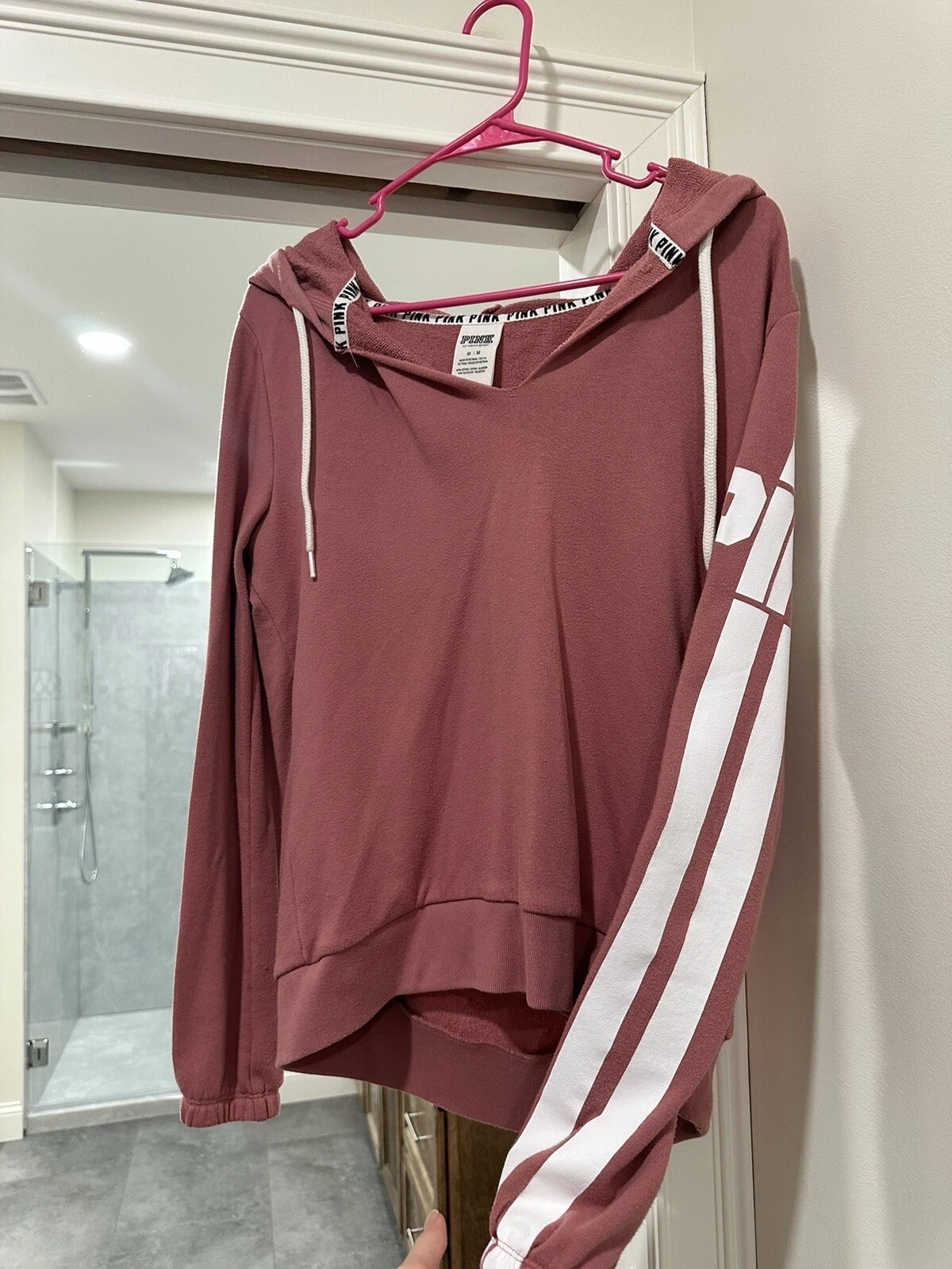 UNDERCOVER Felpa con cappuccio rosa Victoria Secret a righe taglia media