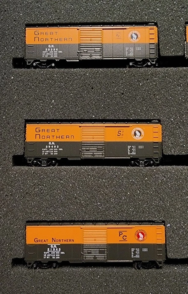 Con-Cor N Scale Great Northern Special Merchandise "Loader Cars" Add on Set  - Image 2 of 4
