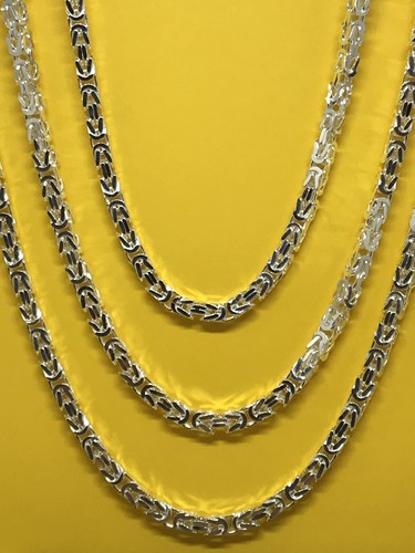 King Chain Necklace 