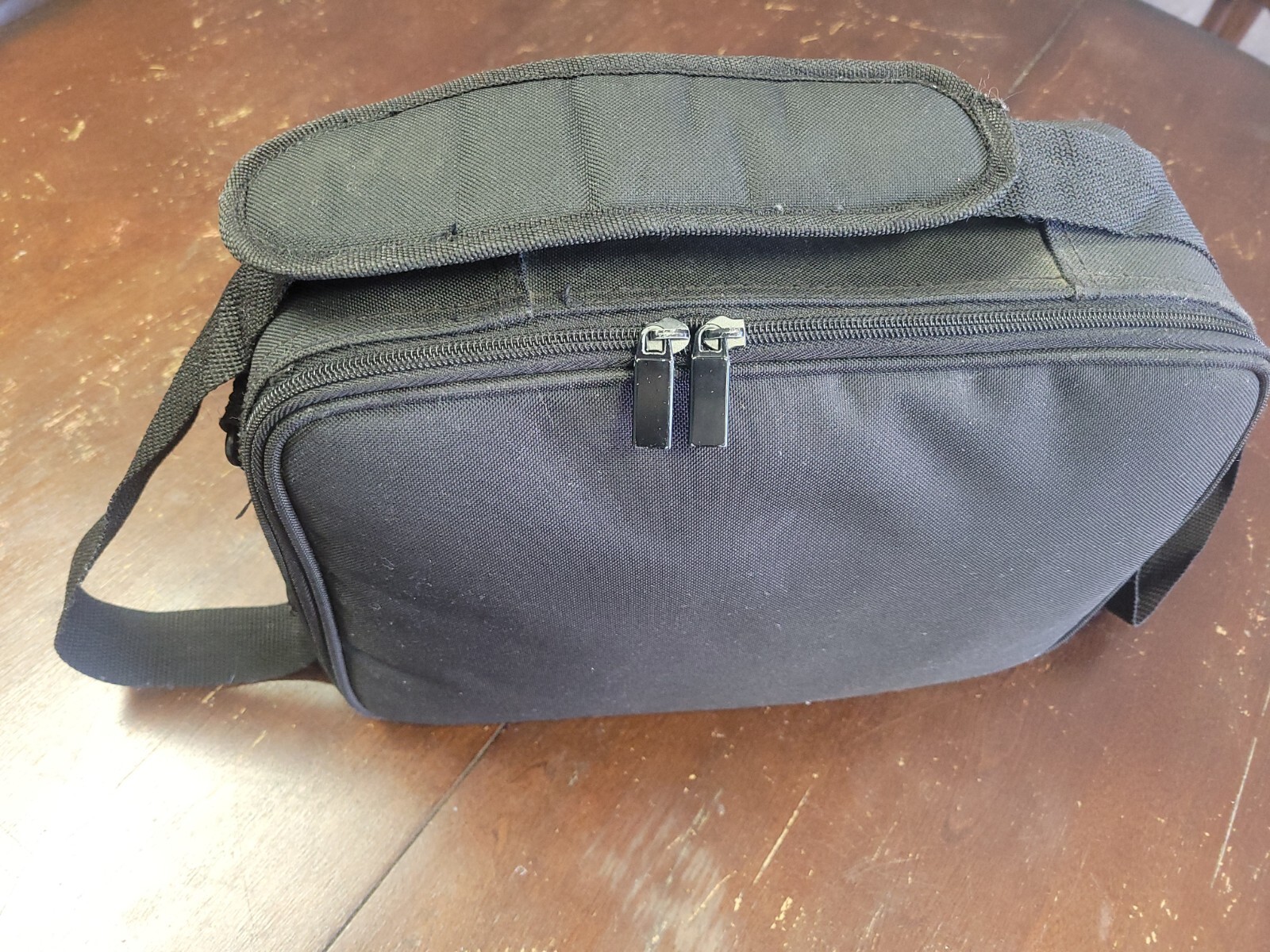 Toshiba TDP-T9 DLP PROJECTOR WITH BAG