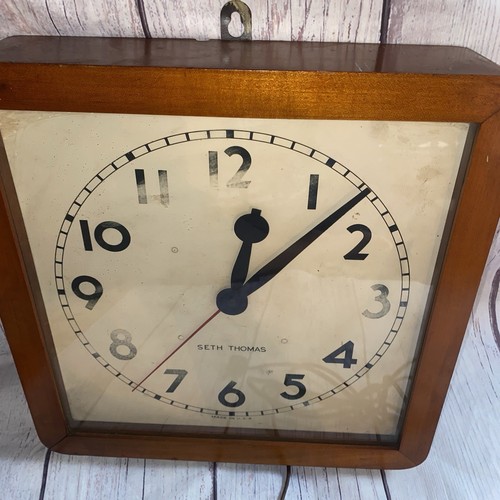 VINTAGE SETH THOMAS ELECTRIC SQUARE WANDUHR HOLZGEHÄUSE GLASFRONT FUNKTIONIERT - Bild 2 von 13