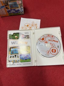 Wii Play with Bonus Wii Remote Nintendo Wii 2007 Mint