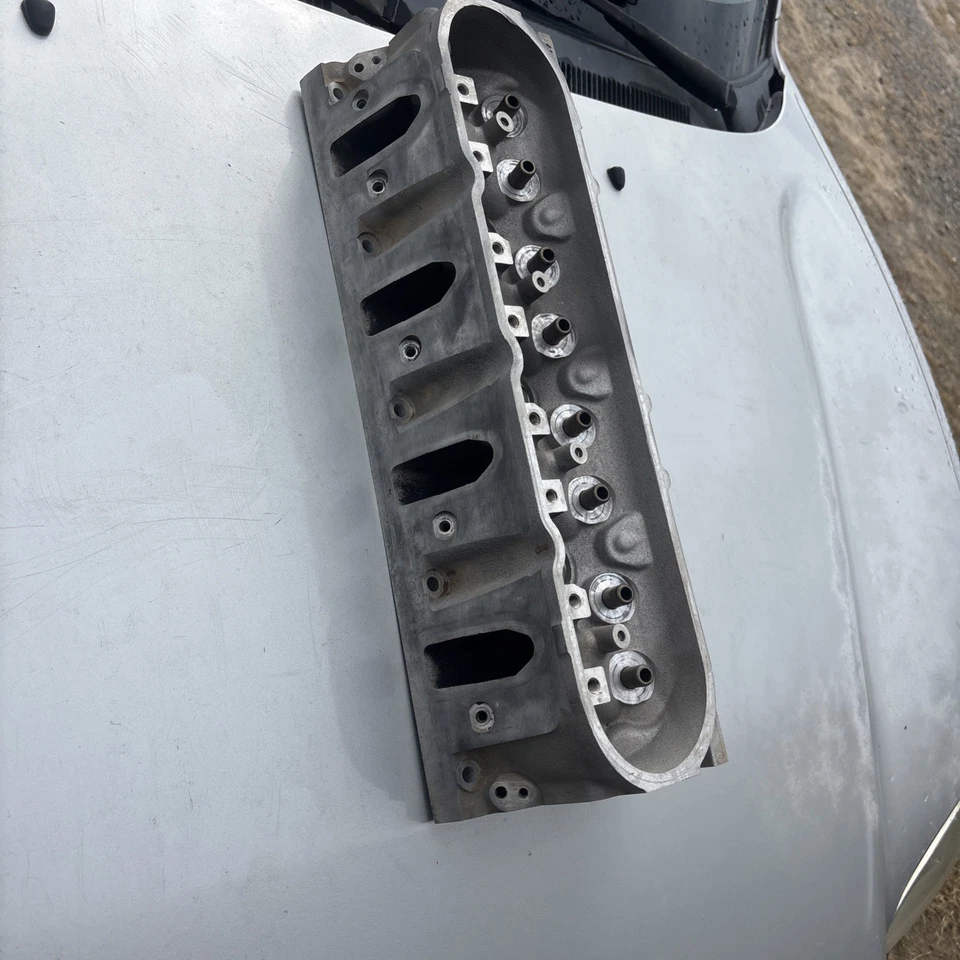 GM 6.0L LS LQ4 LQ9 Cylinder Head 317 Set Genuine OEM - Image 3 of 4