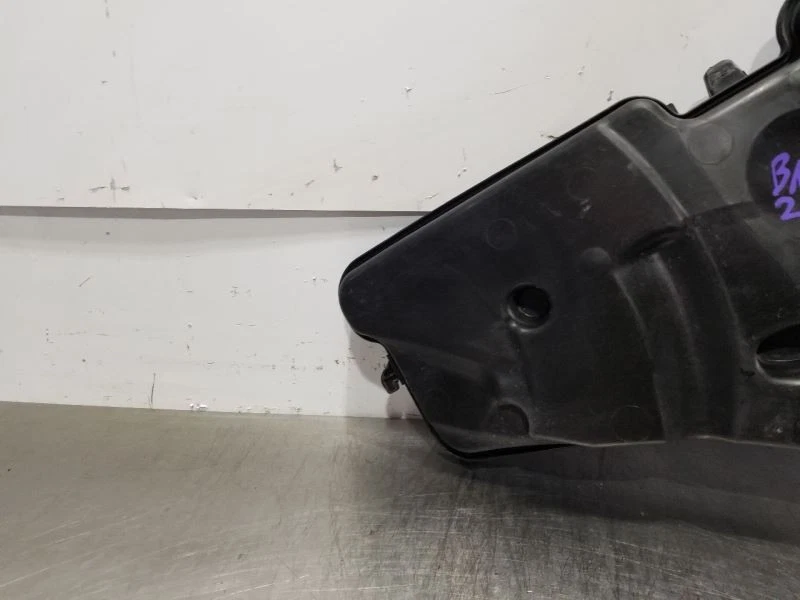 19 2019 BMW 530I WINDSHIELD WASH RESERVOIR - Image 3 of 4