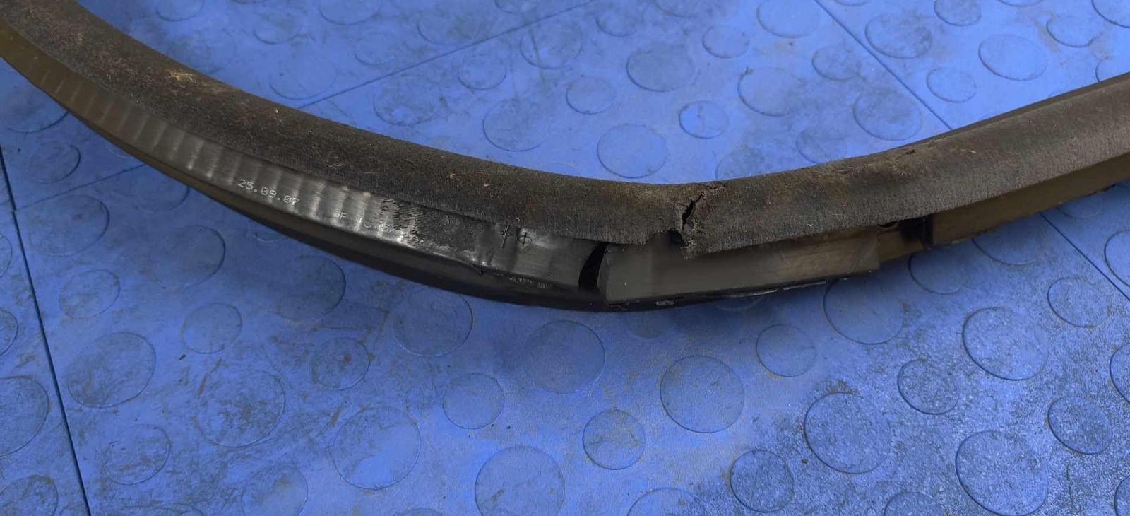 08 BENTLEY Continental GT Coupe Right Upper Door Seal Rubber OEM 3W8867368F