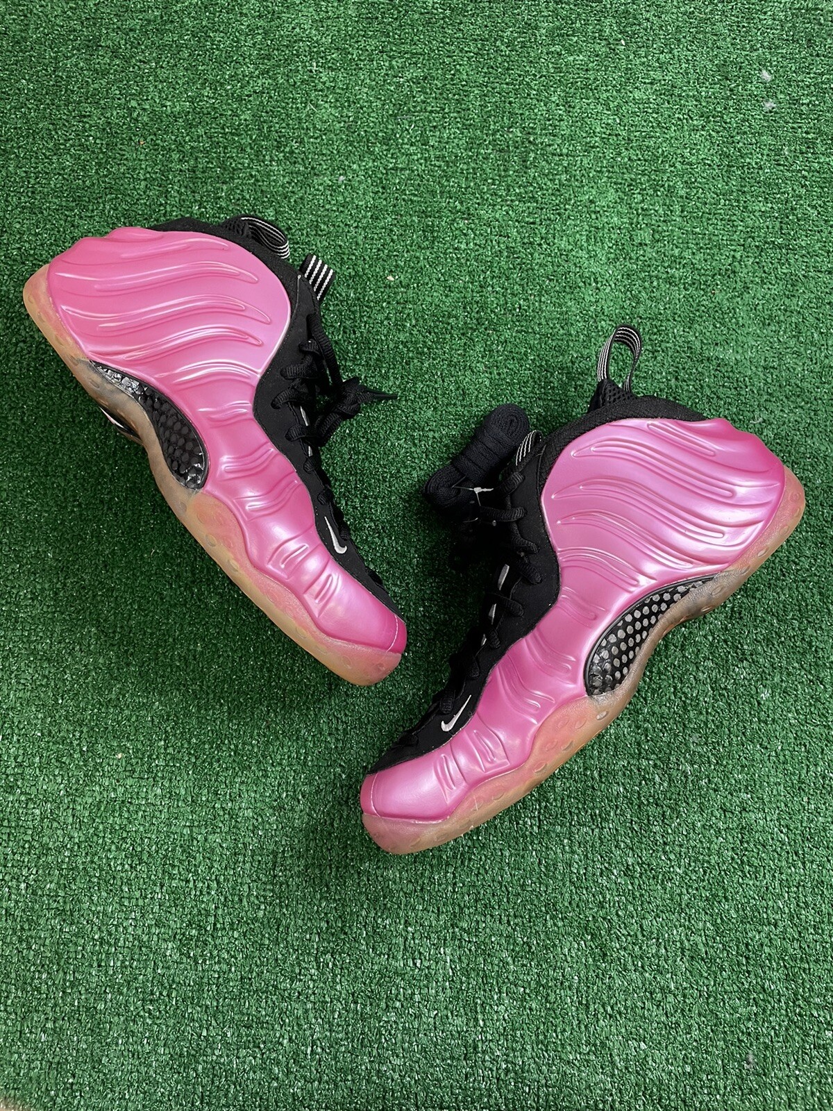 nike air foamposite one pearlized pink