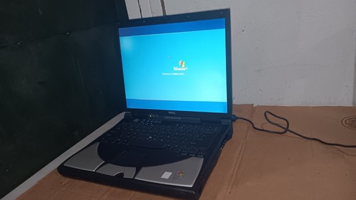 Vintage Dell inspiron 8200 Laptop Intel P4 @ 2.2 GHz 1 GB ram Windows XP Pro DVD - Picture 3 of 22