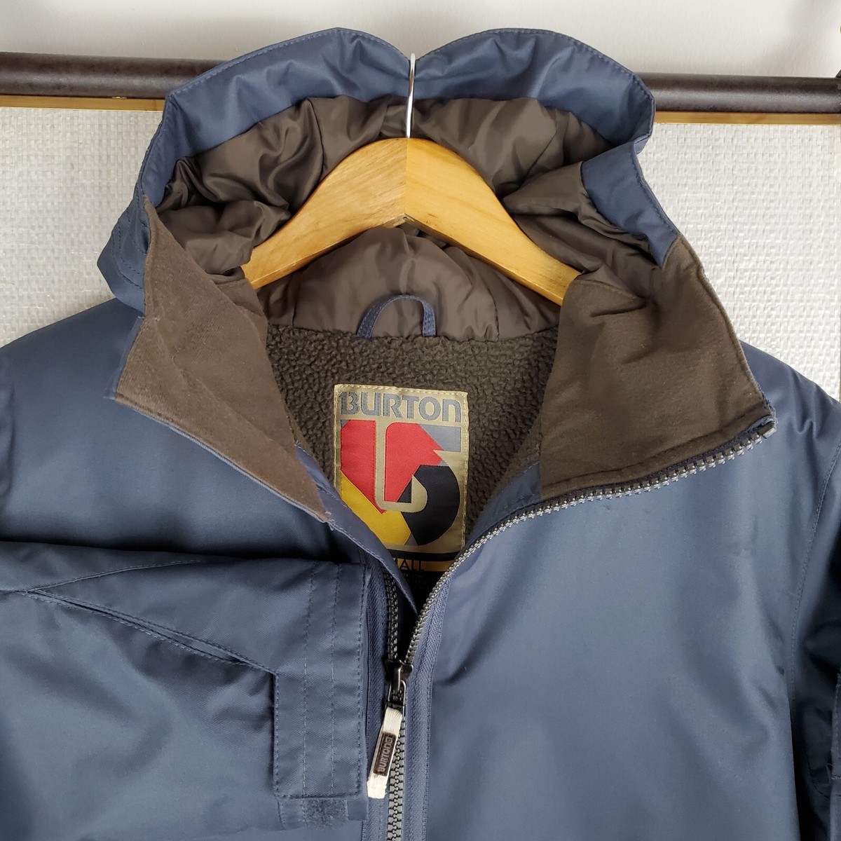 BURTON Size XS Mens Hooded Winter Jacket Ski Snowboard Waterproof