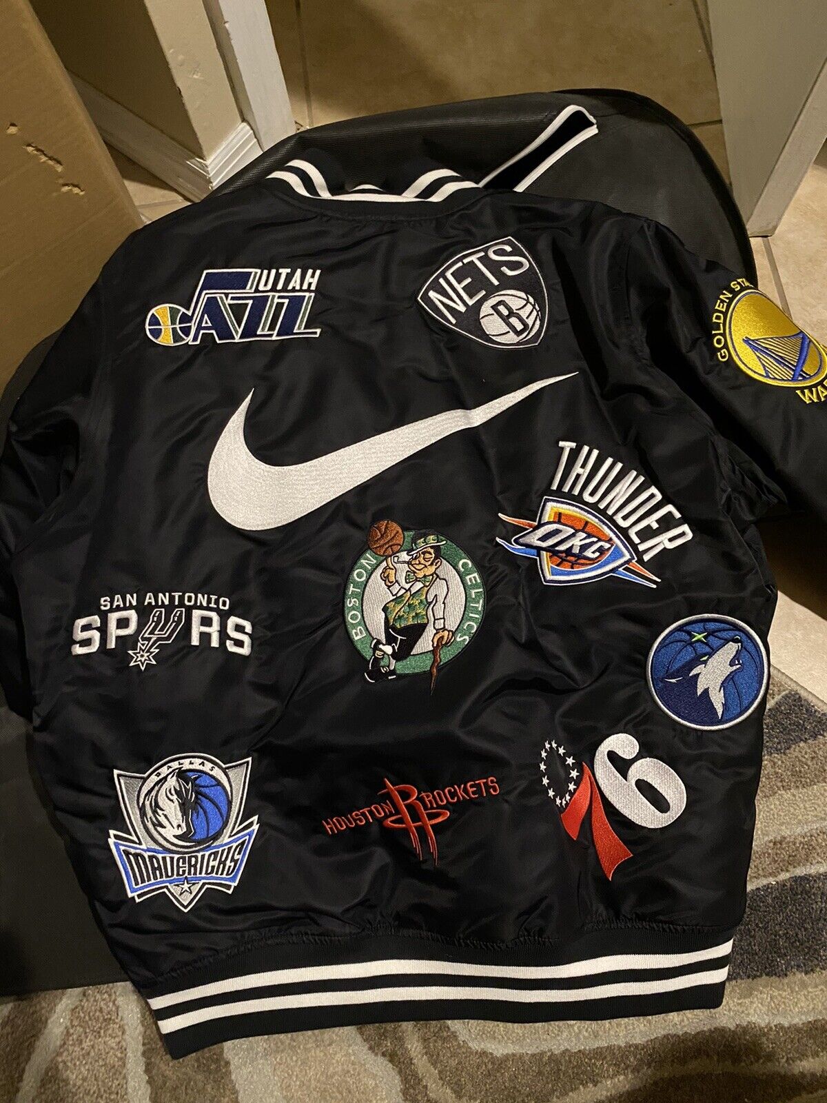 salud Donación condensador BRAND NEW SUPREME x NIKE NBA WARM UP Jacket Black size Large | eBay