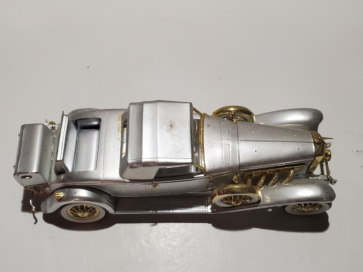 Monogram 1934 Duesenberg SJ Silver 1:24 Scale Plastic Model