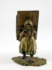 Antica scatola fiammiferi in bronzo simpatica bambina contadina 346 gr