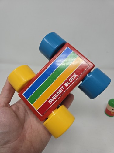 Vintage Fisher Price Magnetblöcke 11 Stück Auto kleine Person schneller kostenloser Versand - Bild 5 von 5