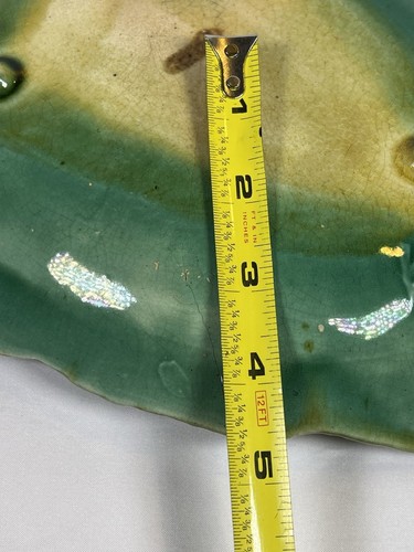 Antico piatto colorato 3 piedi in foglia di begonia maiolica XVIII secolo 11,5x8,5” - Foto 15 di 24