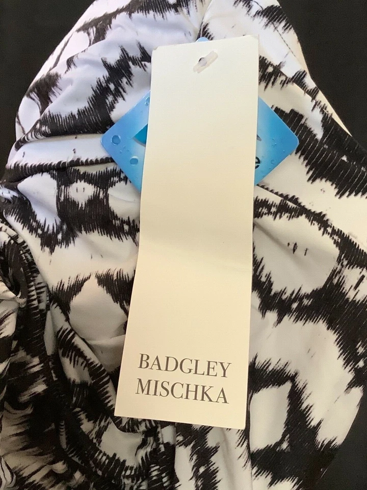 Badgley Mischka Black and White Swimwear — 第 3/4 张图片