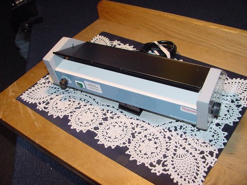 Thermo Scientific M48725, Vari Mix Test Tube Rocker, Speed: 2 to 20 rpm, Used!