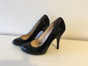 high heels guess shoes