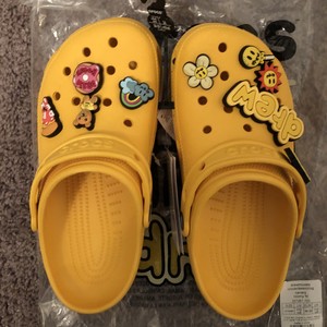 crocs m6 w8