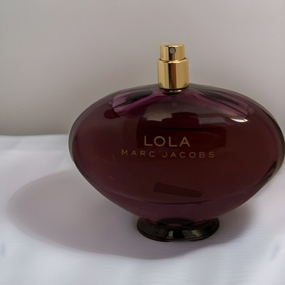 MARC JACOBS LOLA Eau De Parfum Spray for Women 95 % Full 3.4 oz/100ml)
