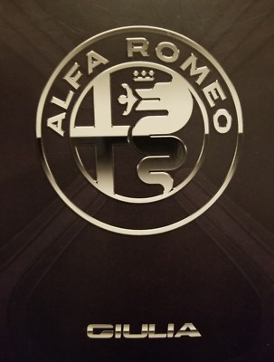 2015 ALFA ROMEO GIULIA FACTORY CATALOG AND TECHNICAL DATA  BOOKLET 