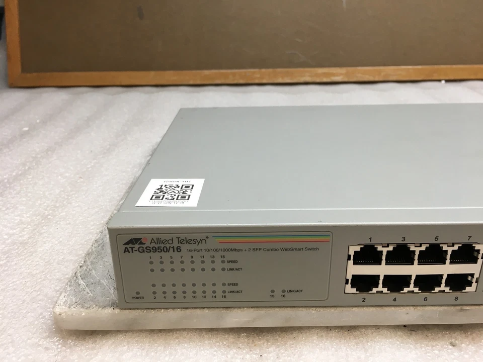 Allied Telesis AT-GS950/16PS Gigabit WebSmart Switch 16 Port - Image 2 of 4