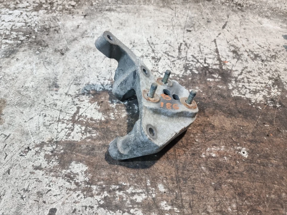 Volvo V40 R Design Engine Mounting Bracket 2.0 2014 MK3 Prefacelift OEM 30778783 - Image 3 of 4