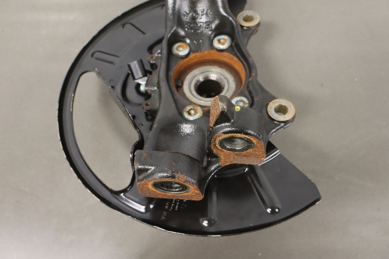 Bentley Continental 2004 Front Right Steering knuckle