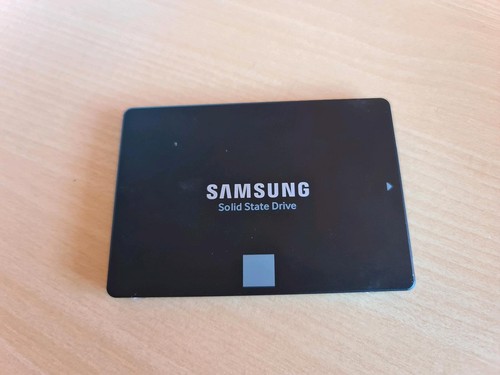 Samsung 860 EVO 500 GB 2.5 Zoll SATA-III 6 Gb/s MZ-76E500 SSD Festplatte