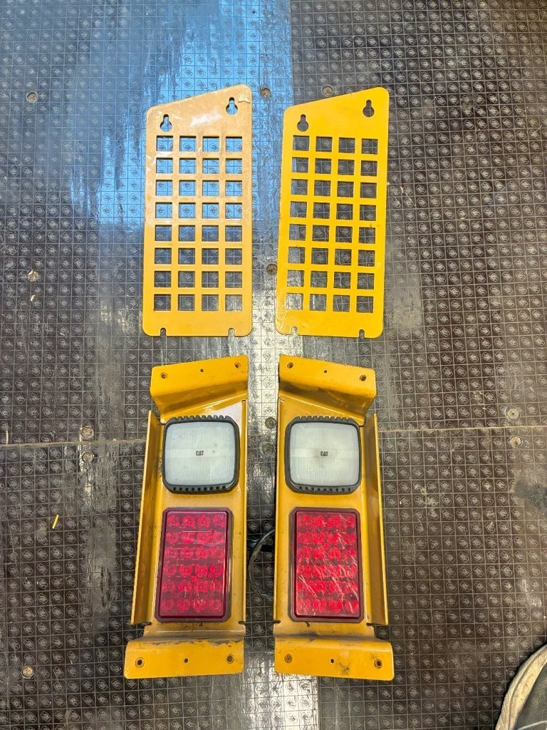 299D3 Rear Light assemblies Cat 487-1739 611-8341 391-5623 512