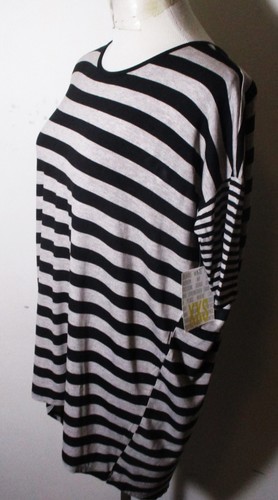 LULAROE Gray Black Striped "Irma" Short Sleeve Top Women's Size XXS NWT - Picture 4 of 6
