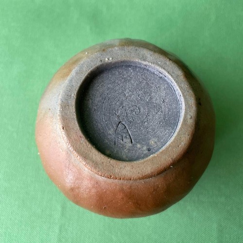 Bizen Ware Handbuilt Hōhin Teapot by Kazumune Mori – Rustic Goma Glaze Wabi-Sabi - Picture 6 of 8