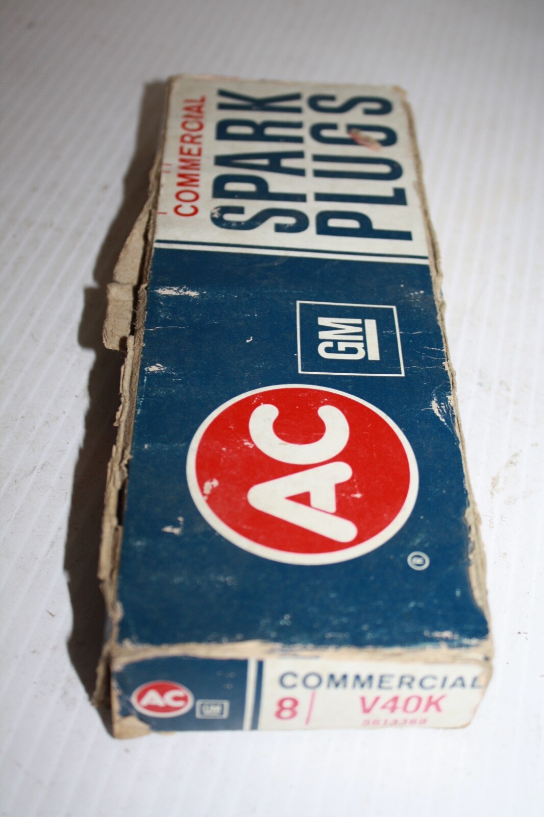 Box of 8 - AC V40K COMMERCIAL SPARK PLUGS 5613368