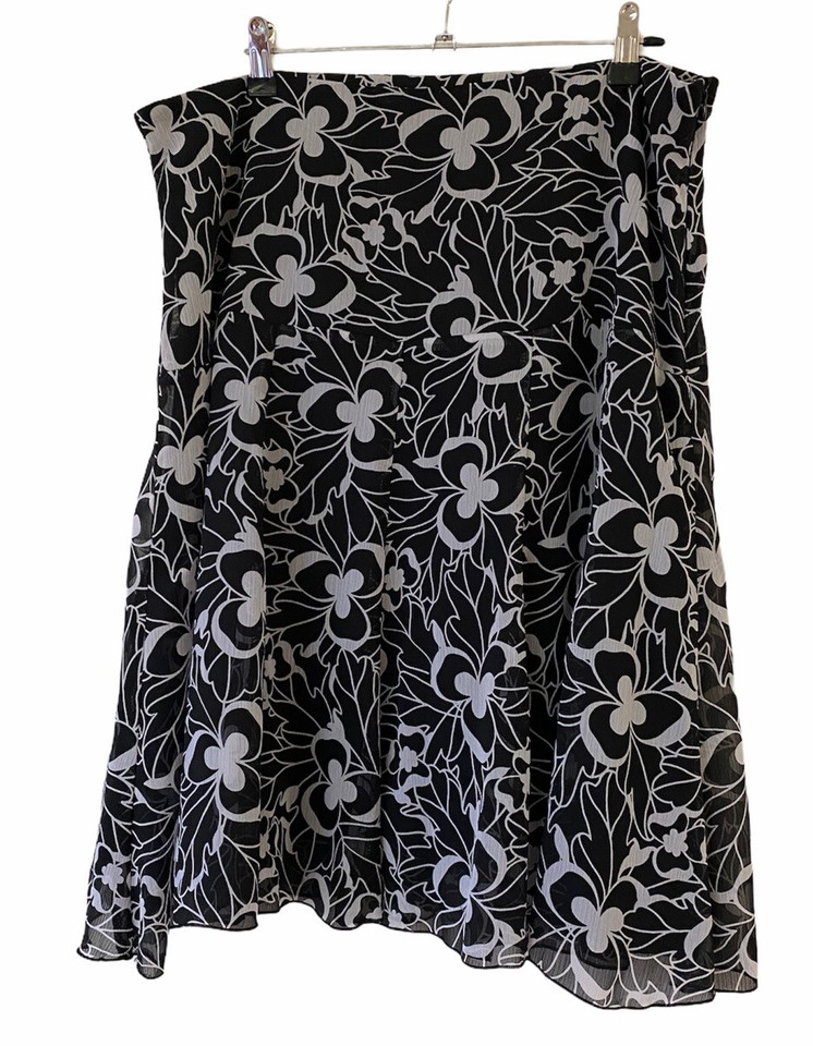 Postie Fashions Black White Floral Round Circle Skirt Size 12 Made in Australia