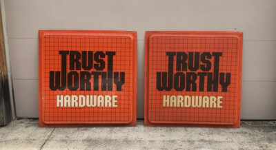Original TRUSTWORTHY HARDWARE Original Double Sided Lighted Sign Used Tool Nail
