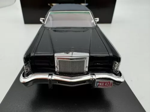 Neo 1/43 Resin car model Lincoln Continental Town Car 1982 Dark Blue - Picture 3 of 8