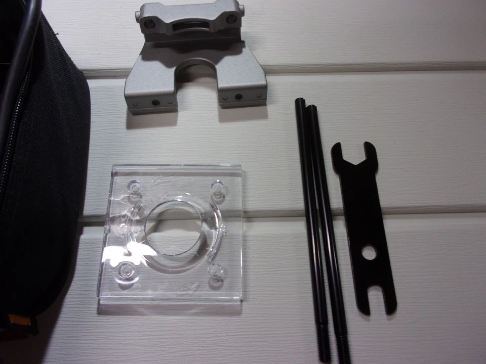 ROUTER COMPACTO RIDGID 1-1/2HP CON ESTUCHE # R24012 Foto 3 de 4