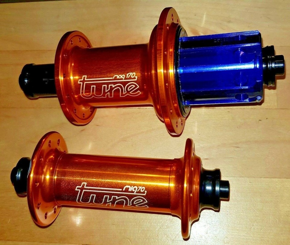 Paire De Moyeux Tune Mig 70 / Mag 170 – 28/32 Trous – Argent – VTT/Route Rétro – Allemagne