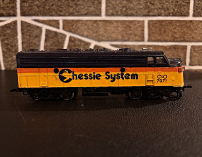 Bachmann N Scale Chessie System C&O 7071 Diesel Locomotive Analog DC Untested